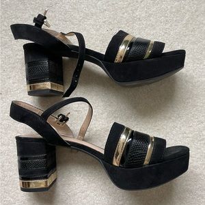 Platform black sandals